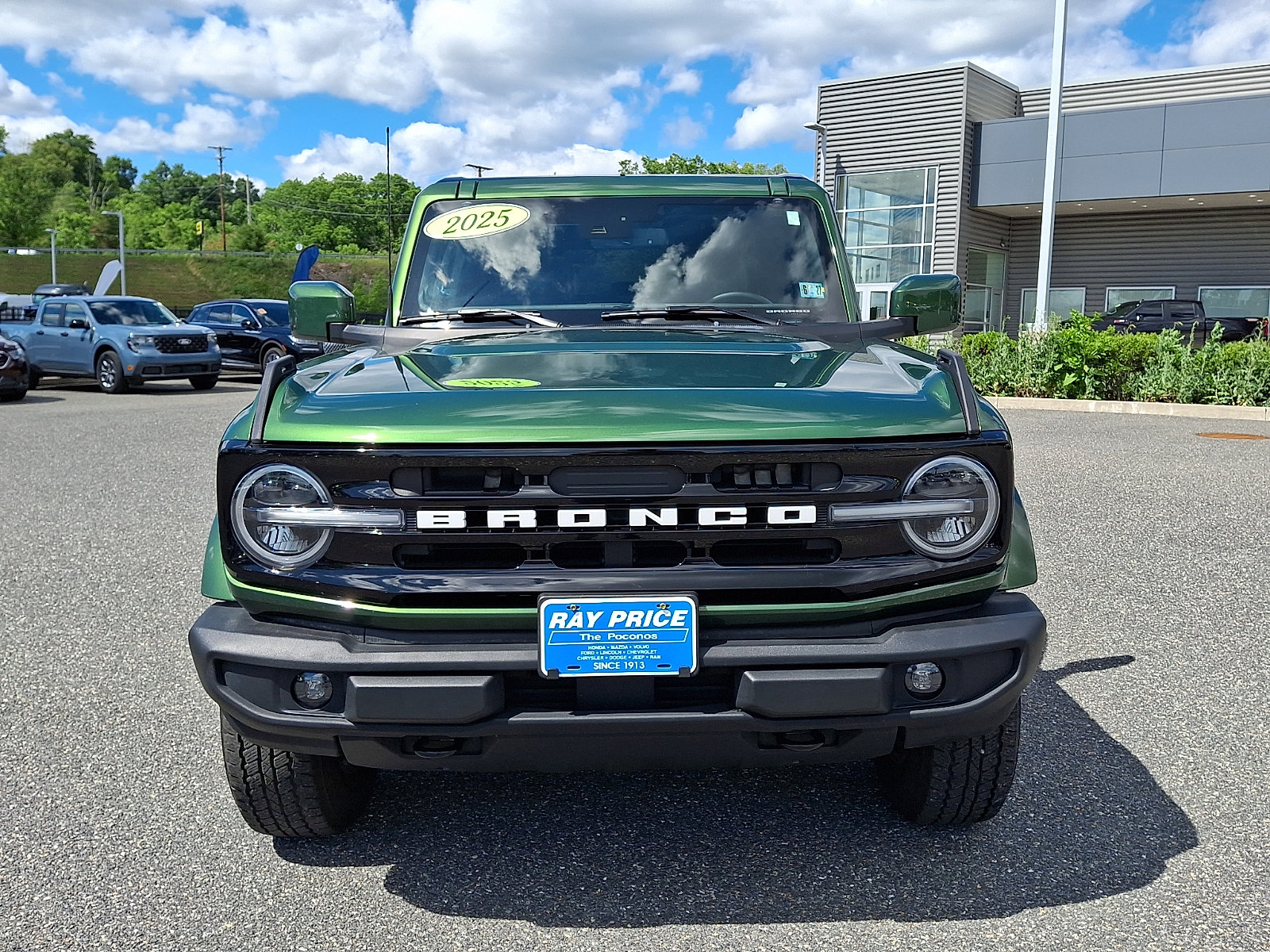 Certified 2025 Ford Bronco Outer Banks AWD/4WD image 2