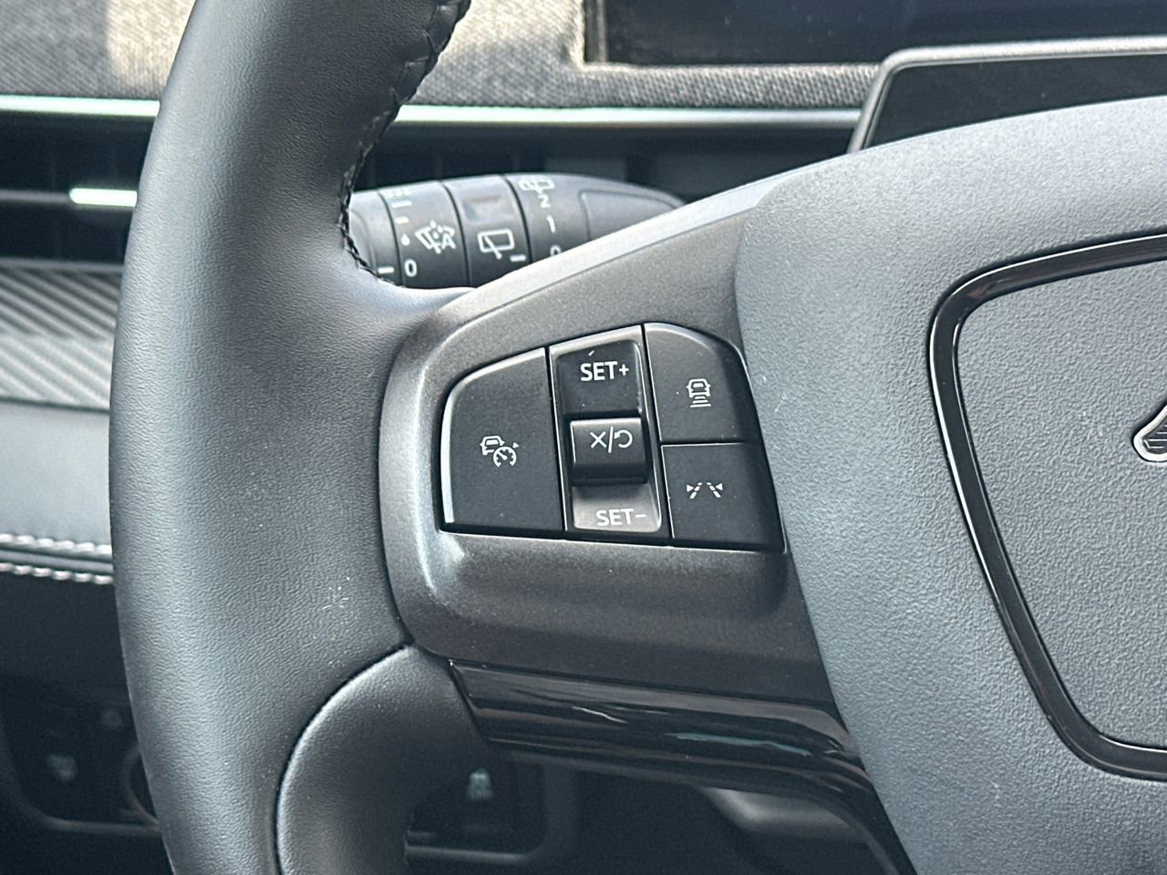 Certified 2025 Ford Mustang Mach-E Premium image 27