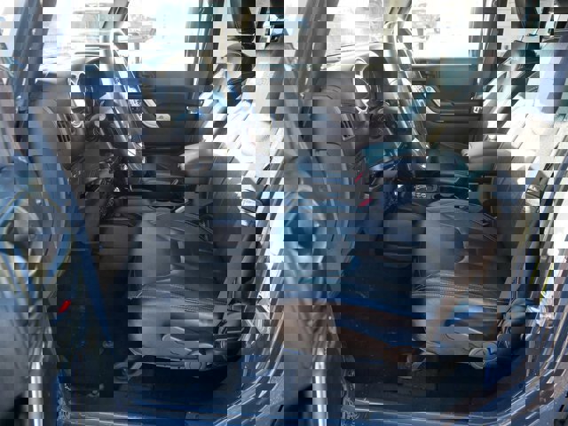 Used 2017 Jeep Wrangler Unlimited Rubicon w/ Connectivity Group image 12