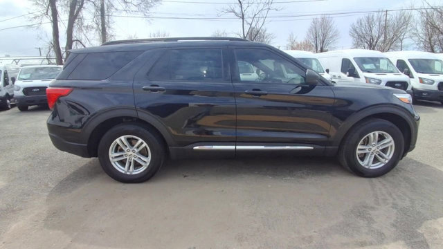 Certified 2022 Ford Explorer XLT w/ Equipment Group 202A image 9