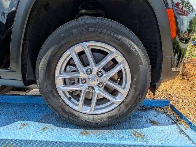Used 2025 Jeep Grand Cherokee L Laredo AWD/4WD image 10