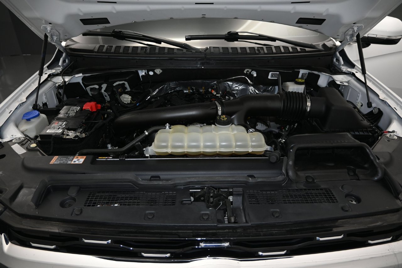 Certified 2023 Ford Expedition Max Limited RWD image 18