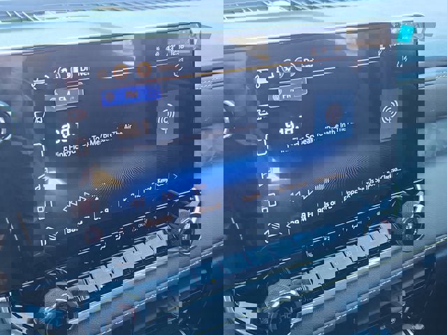 Used 2024 Chevrolet Colorado ZR2 w/ Technology Package image 18