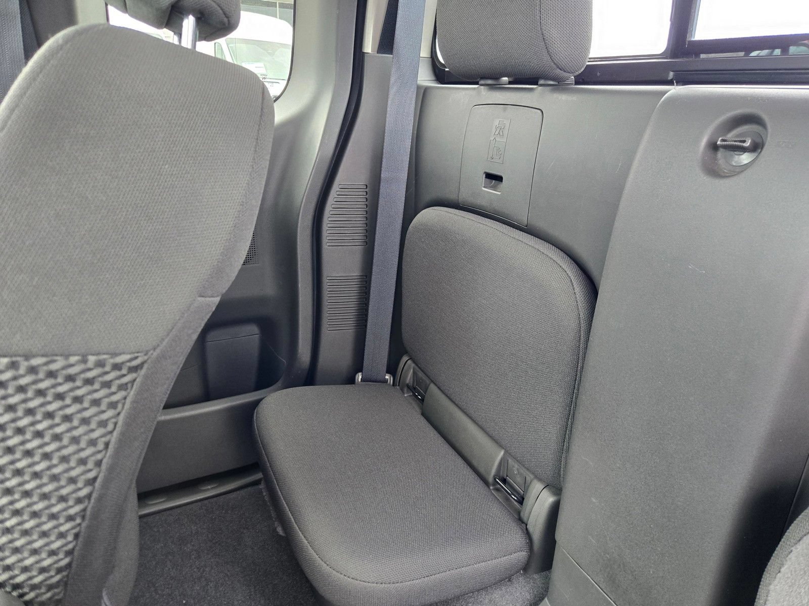 Used 2019 Nissan Frontier SV RWD image 12