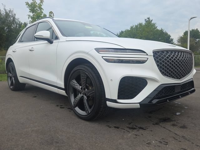 Used 2022 Genesis GV70 3.5T Sport w/ Sport Prestige Package AWD/4WD image 2
