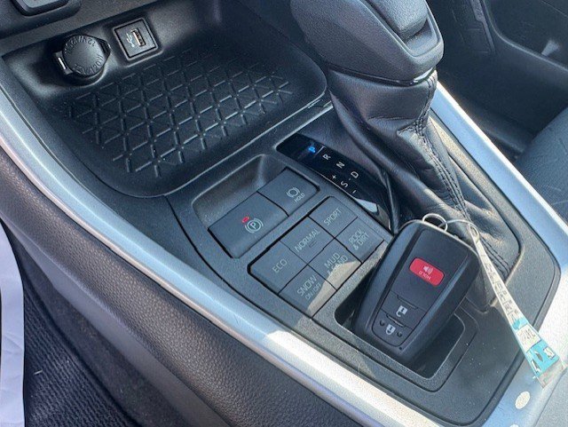 Used 2023 Toyota RAV4 XLE image 21