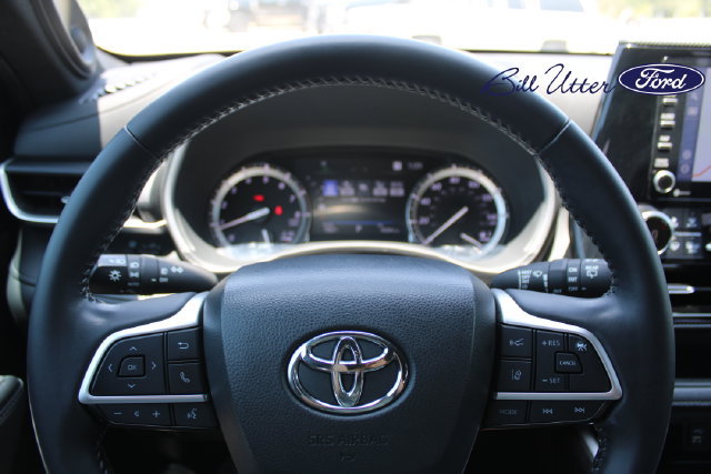Used 2022 Toyota Highlander XSE FWD image 26