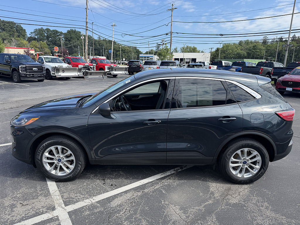 Certified 2022 Ford Escape SE w/ Cold Weather Package AWD/4WD image 3