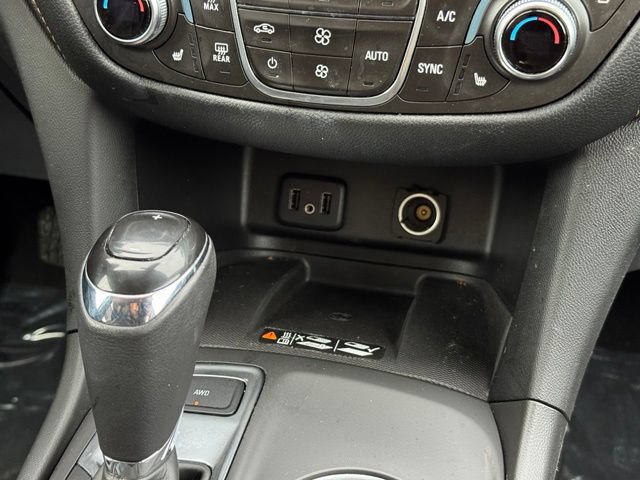 Used 2018 Chevrolet Equinox Premier AWD/4WD image 13