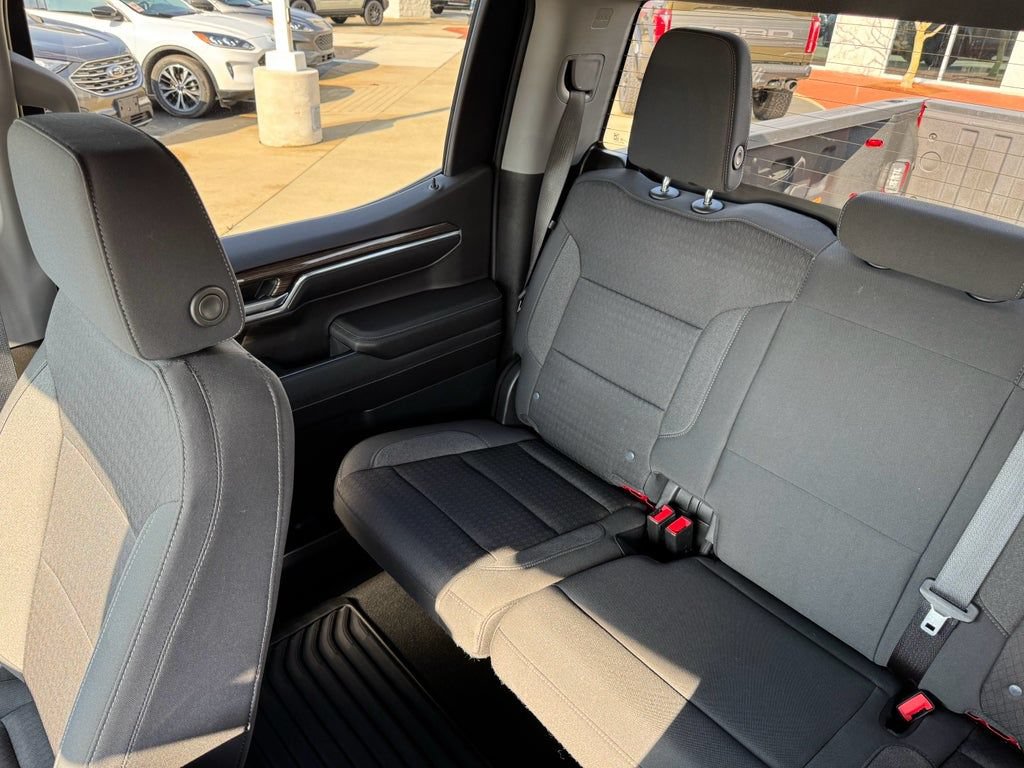 Used 2023 Chevrolet Silverado 1500 LT AWD/4WD image 28