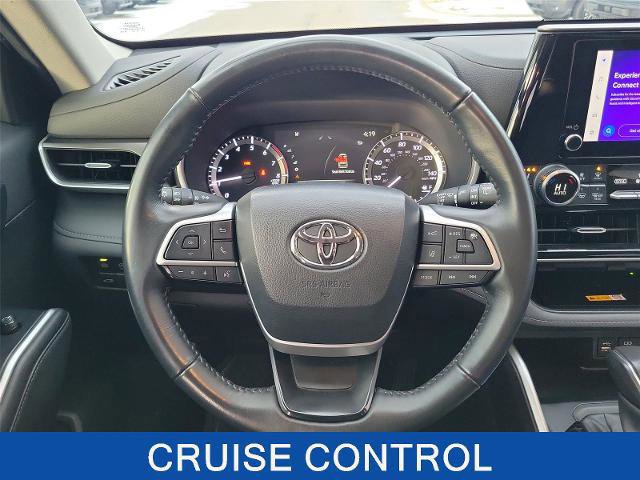 Used 2023 Toyota Highlander XLE image 10
