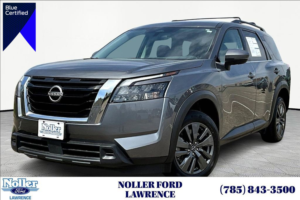 Used 2024 Nissan Pathfinder SV image 1