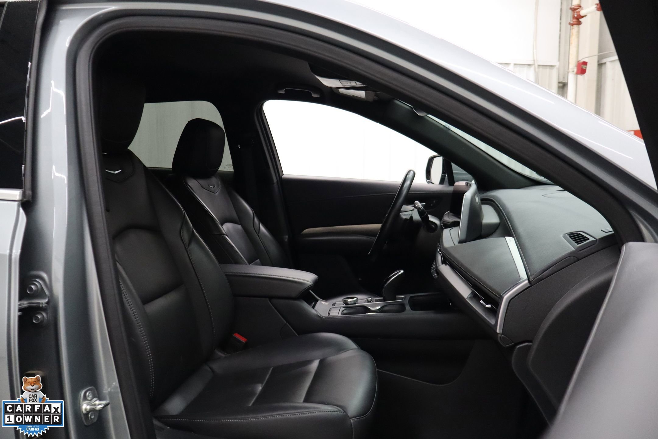 Used 2025 Cadillac XT4 Premium Luxury FWD image 29