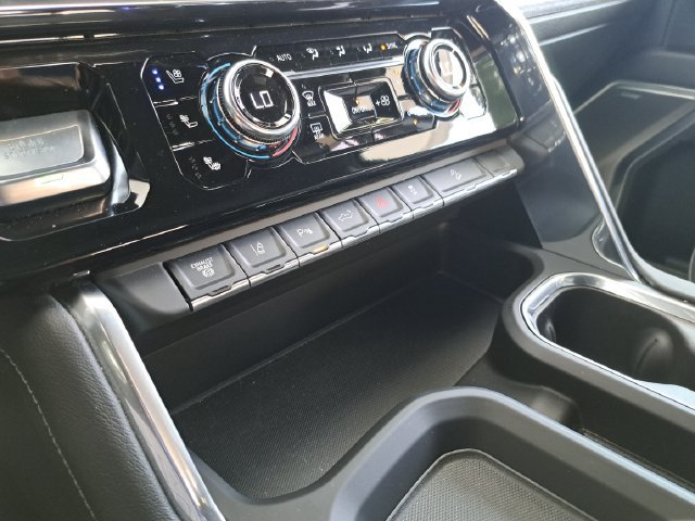 Used 2025 GMC Sierra 2500 Denali w/ Max Trailering Package AWD/4WD image 15