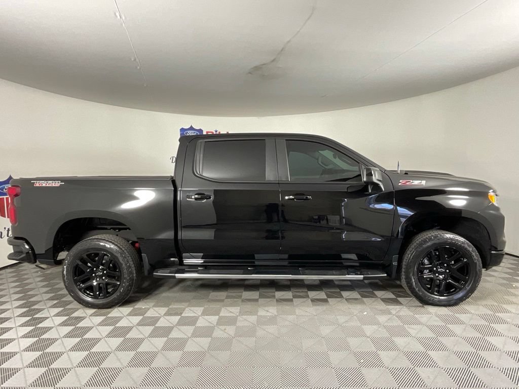 Used 2023 Chevrolet Silverado 1500 LT Trail Boss AWD/4WD image 2