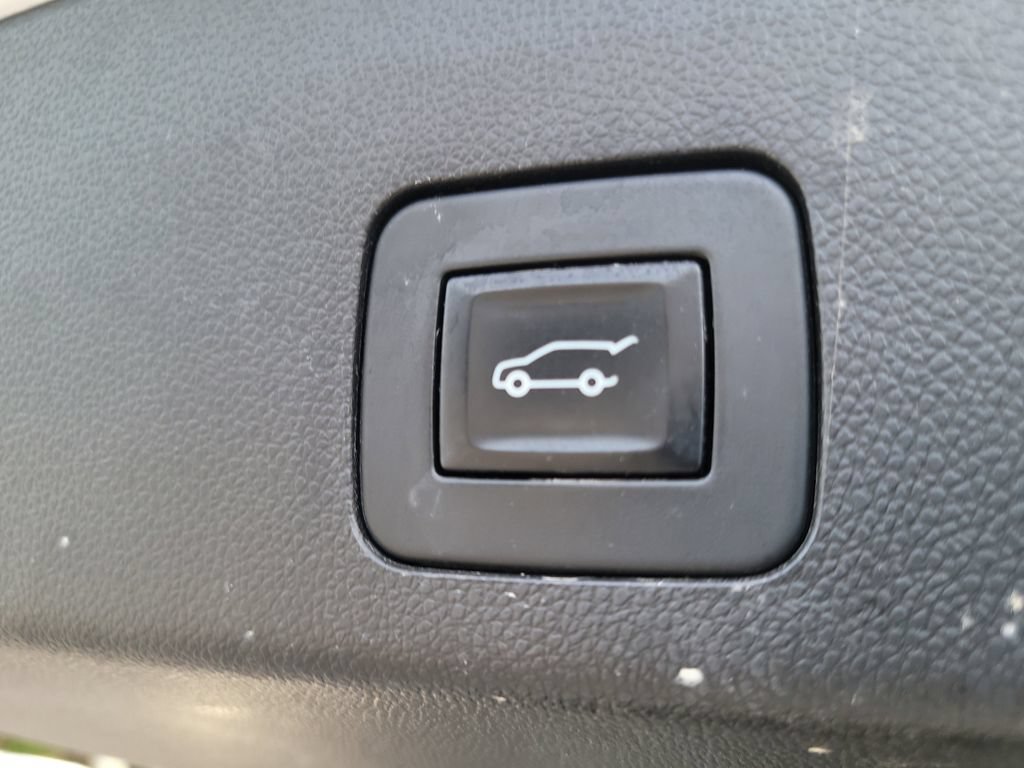 Used 2021 Buick Encore GX Essence w/ Advanced Technology Package AWD/4WD image 8