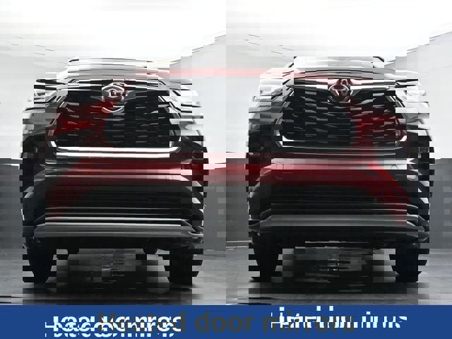 Used 2025 Toyota Highlander Platinum AWD/4WD image 36