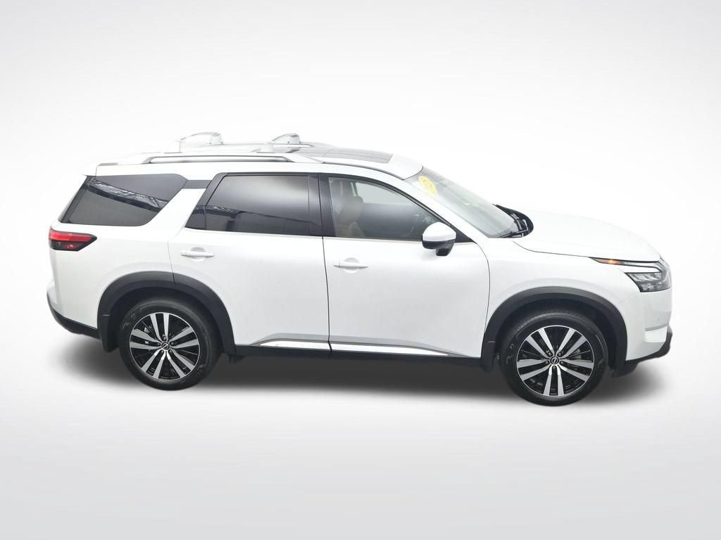 Used 2025 Nissan Pathfinder Platinum FWD image 35