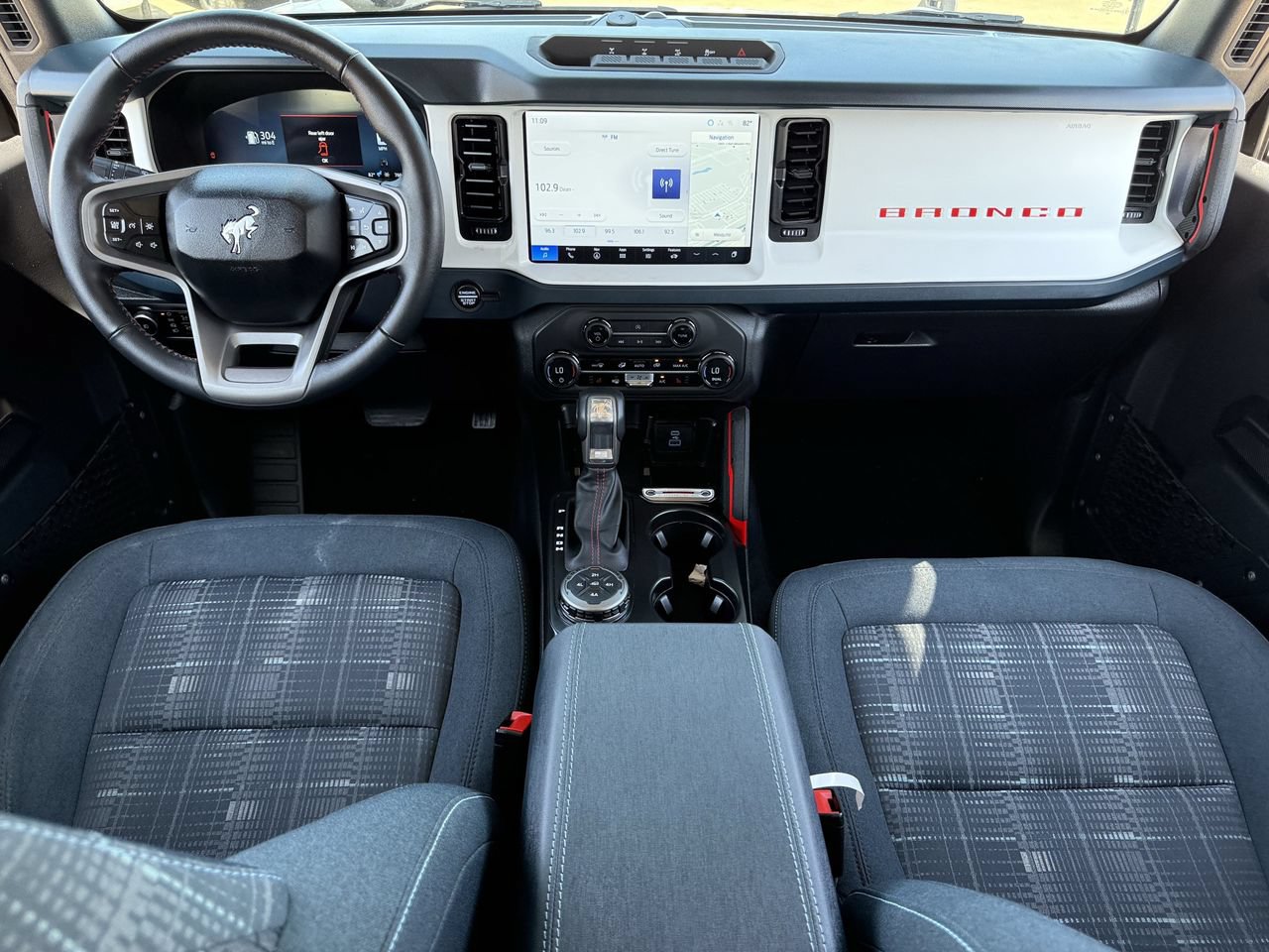Certified 2025 Ford Bronco Heritage Edition AWD/4WD image 9