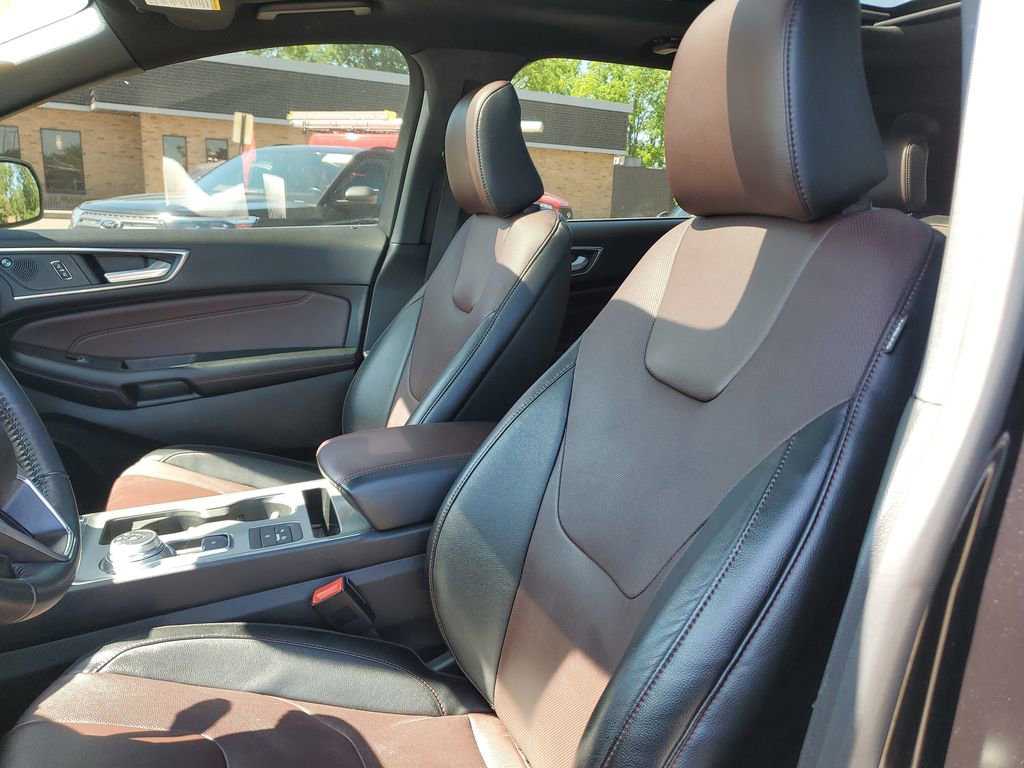 Certified 2022 Ford Edge Titanium w/ Equipment Group 301A AWD/4WD image 19