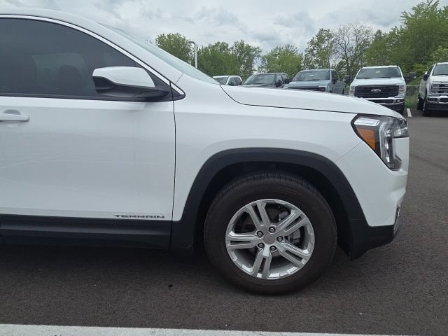 Used 2024 GMC Terrain SLE AWD/4WD image 4