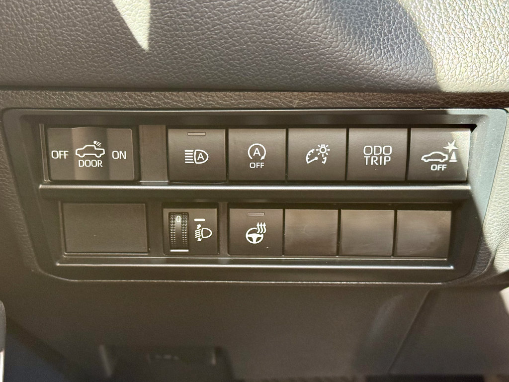 Used 2023 Toyota Tundra Limited AWD/4WD image 27