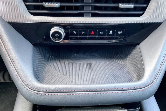 Certified 2025 Ford Explorer Active RWD image 30