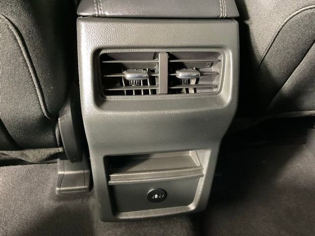 Certified 2023 Ford Edge SE w/ Black Appearance Package image 16