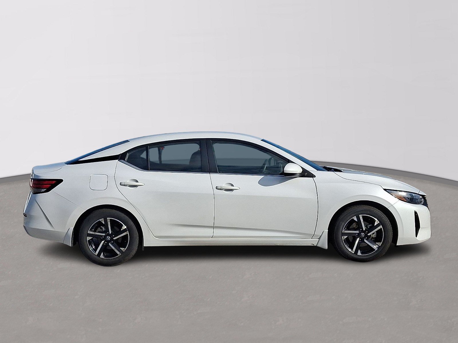 Used 2024 Nissan Sentra SV FWD image 7
