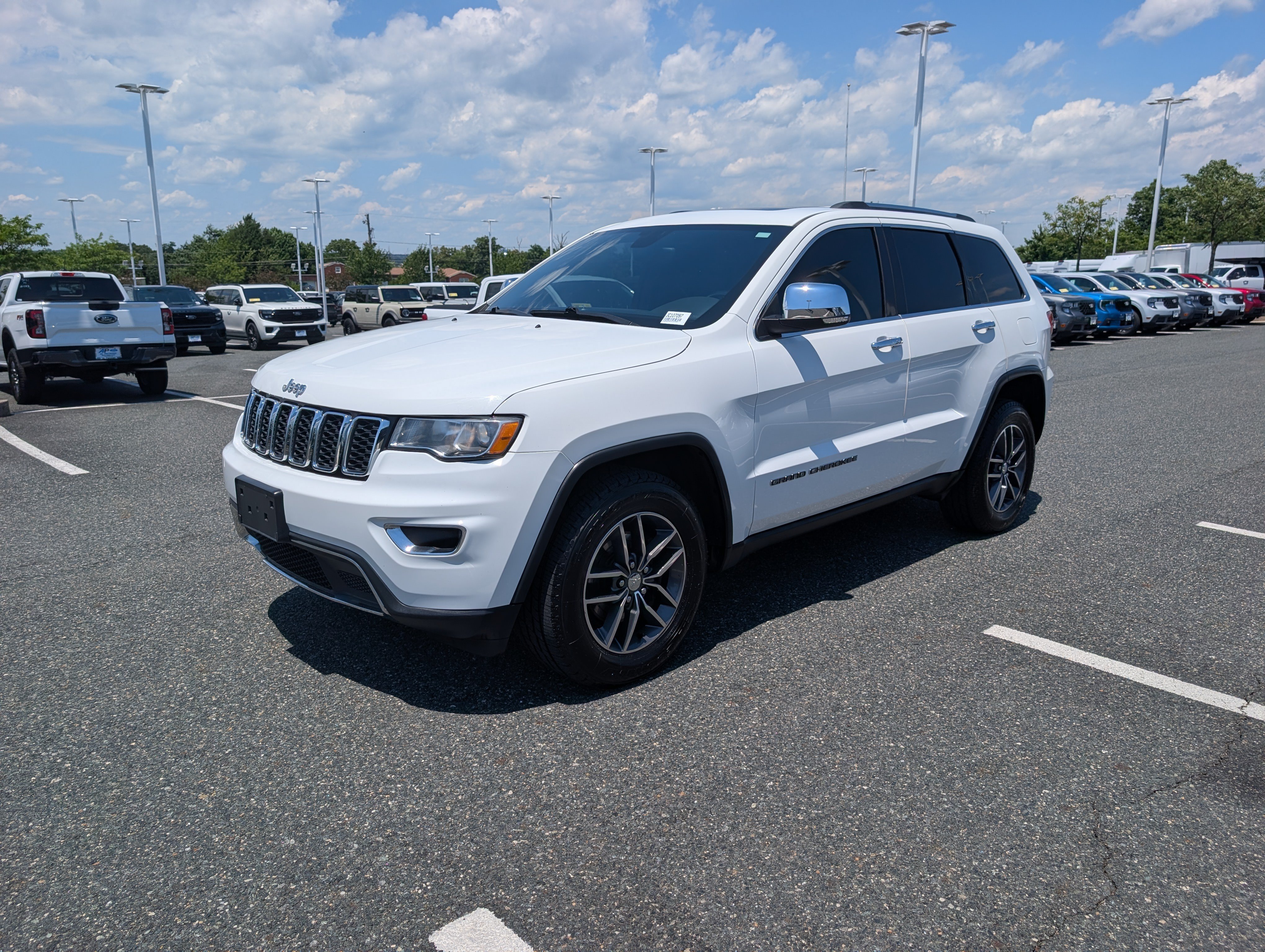 Used 2018 Jeep Grand Cherokee Limited AWD/4WD image 7