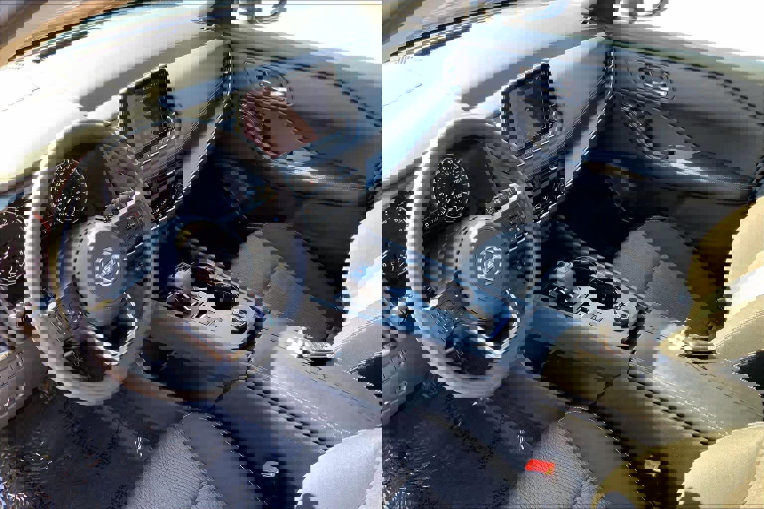 Used 2024 Nissan Rogue SV image 15