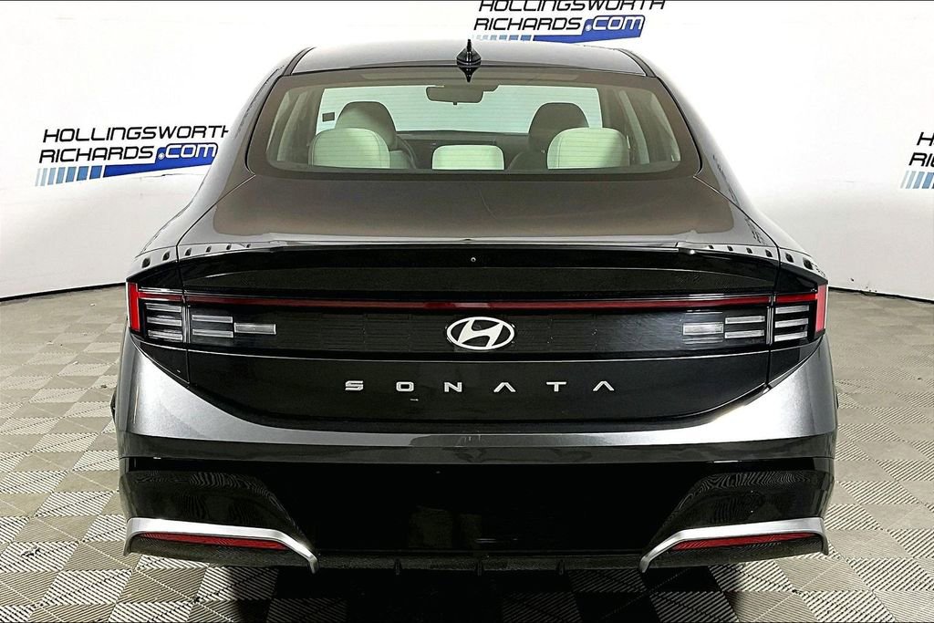Used 2025 Hyundai Sonata SEL FWD image 4