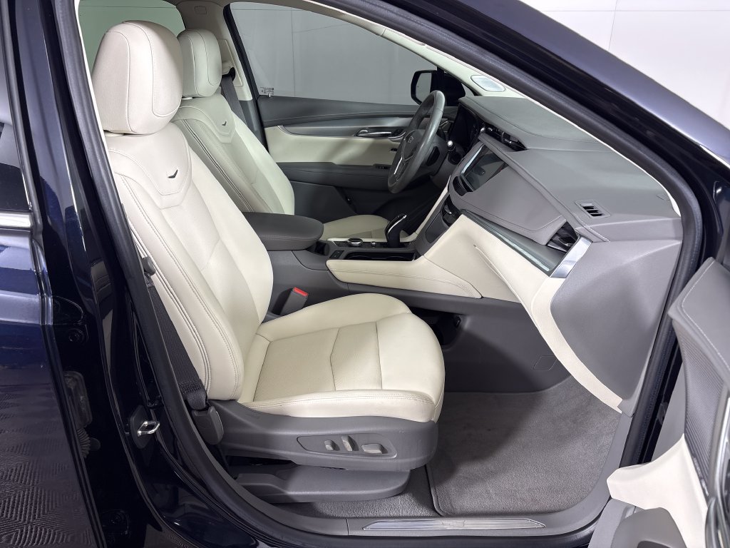 Used 2021 Cadillac XT5 Premium Luxury FWD image 6