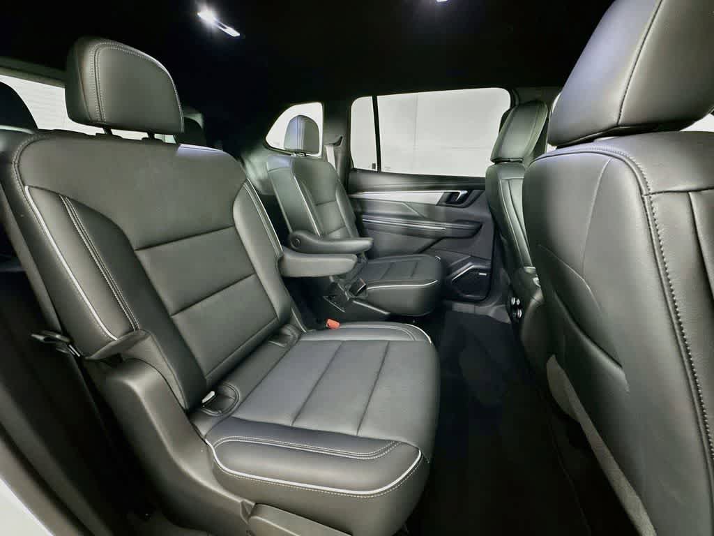 Used 2025 Buick Enclave Preferred FWD image 33