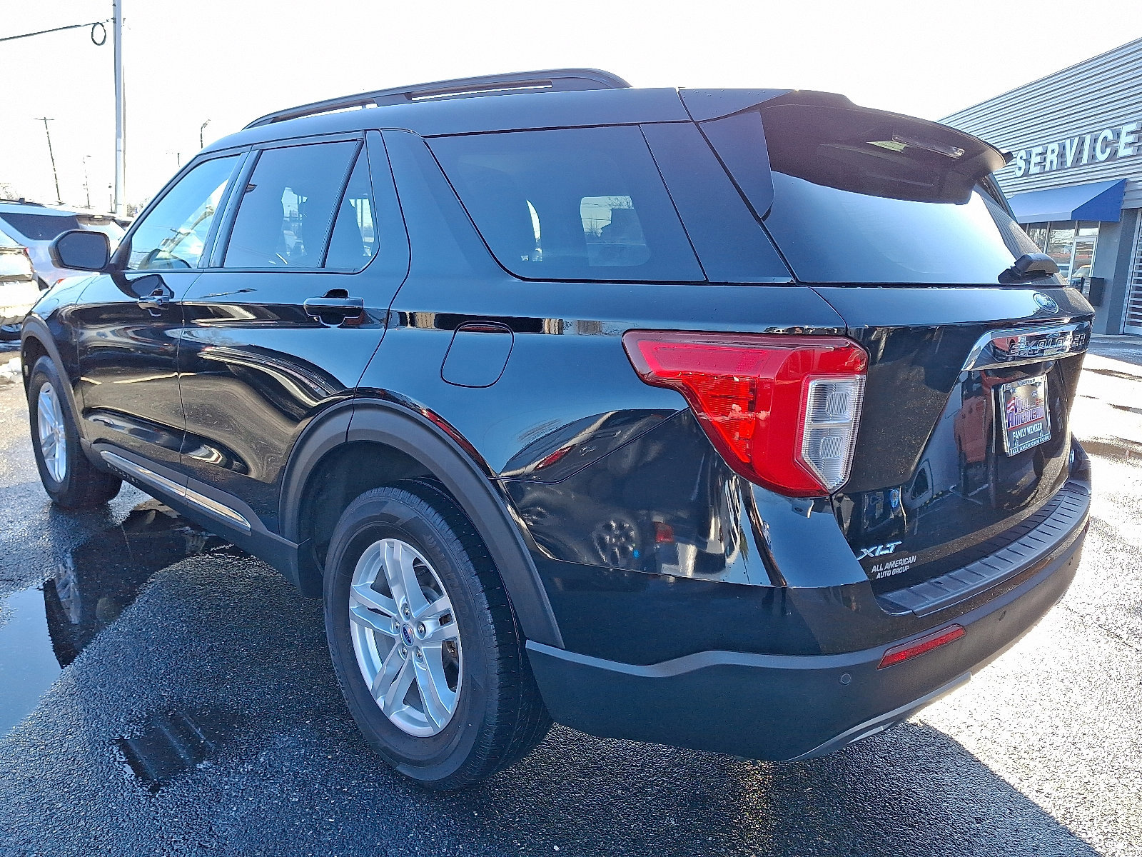 Certified 2022 Ford Explorer XLT w/ Equipment Group 202A image 7