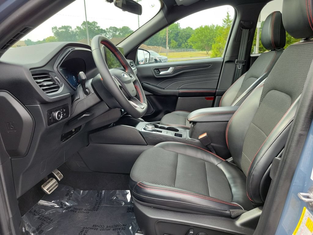 Certified 2023 Ford Escape ST-Line Select w/ Tech Pack #2 AWD/4WD image 8