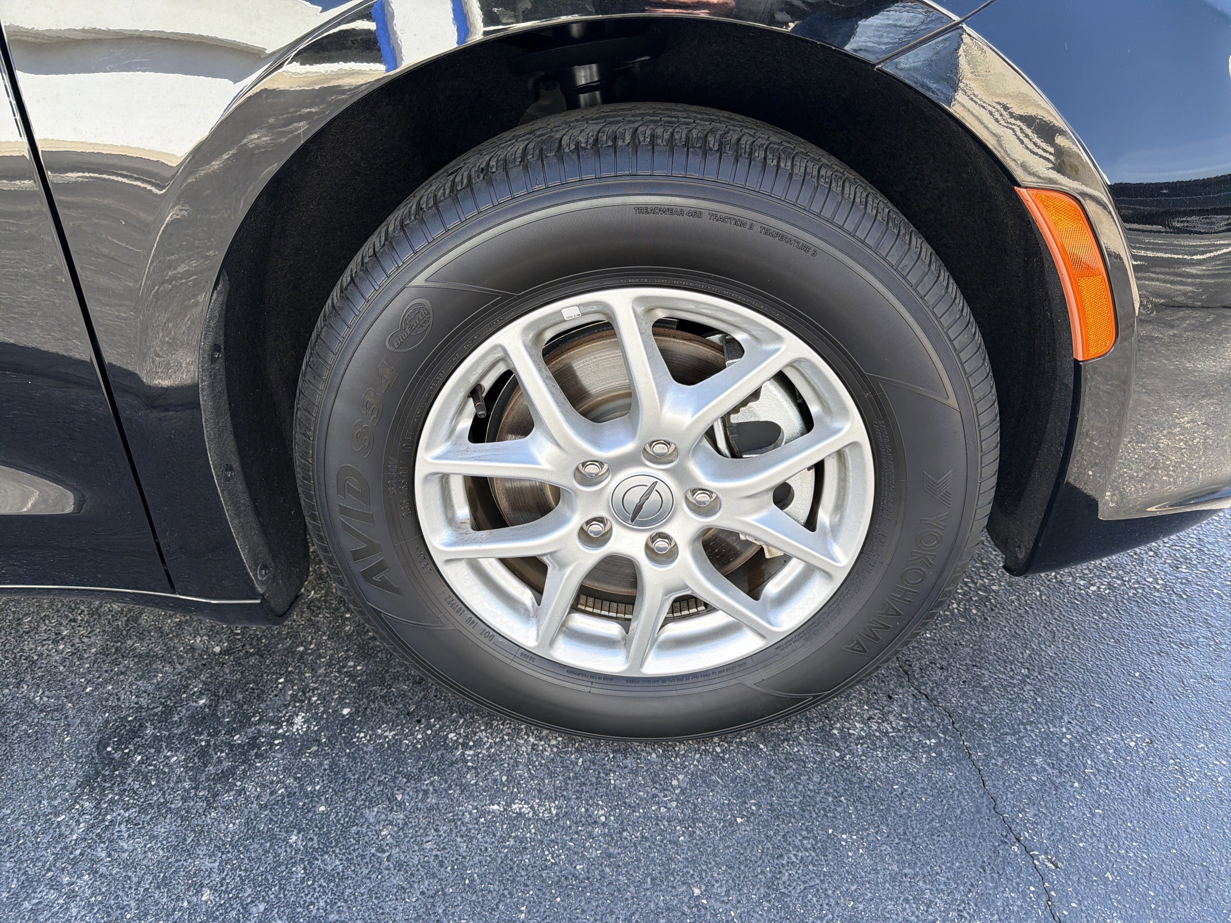 Used 2025 Chrysler Pacifica Select image 15