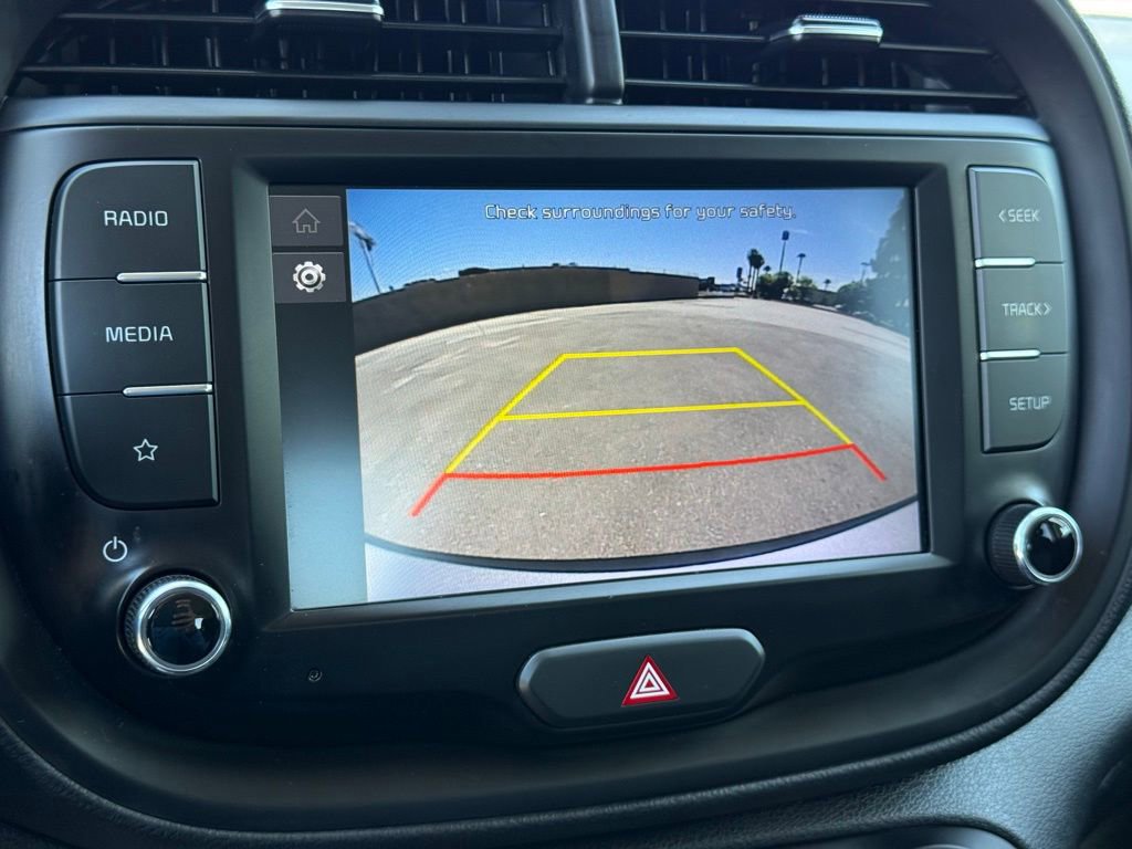 Used 2023 Kia Soul LX w/ LX Technology Package FWD image 9