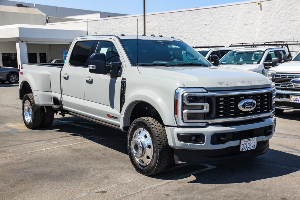 Certified 2026 Ford F450 Platinum w/ FX4 Off-Road Package AWD/4WD image 3