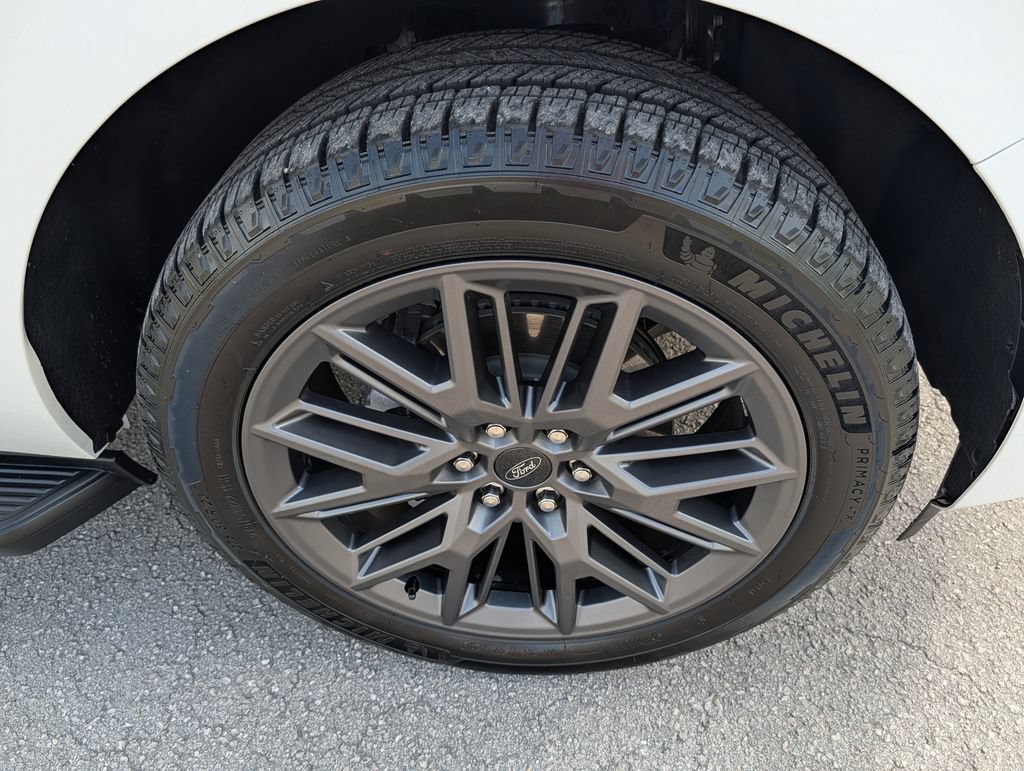 Certified 2026 Ford Expedition Platinum w/ Stealth Appearance Package AWD/4WD image 37