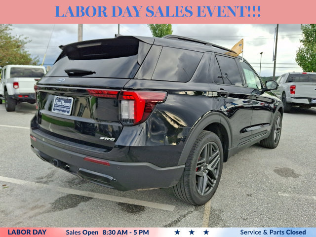 Certified 2025 Ford Explorer ST-Line w/ Premium Package AWD/4WD image 10