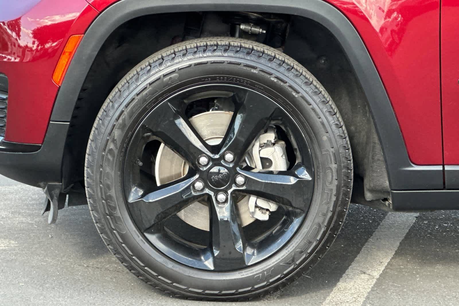 Used 2021 Jeep Grand Cherokee L Laredo RWD image 27