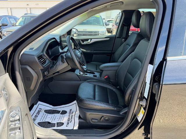 Certified 2025 Ford Escape Platinum AWD/4WD image 16