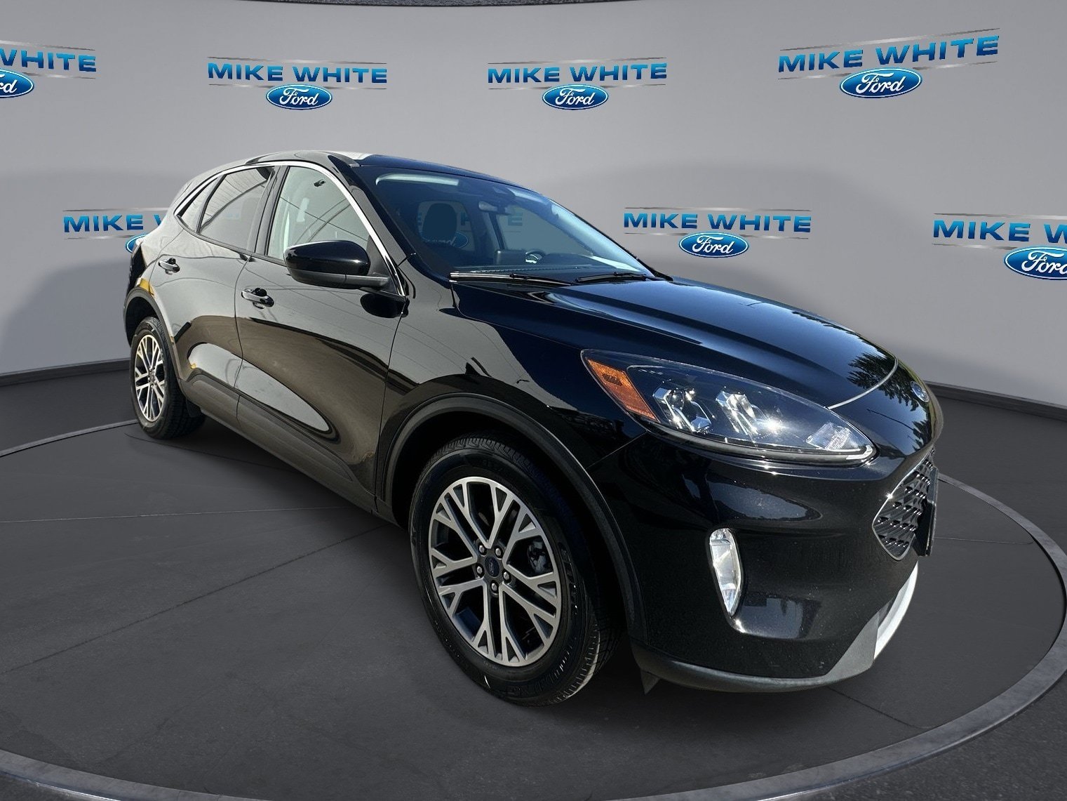 Certified 2022 Ford Escape SEL AWD/4WD image 1