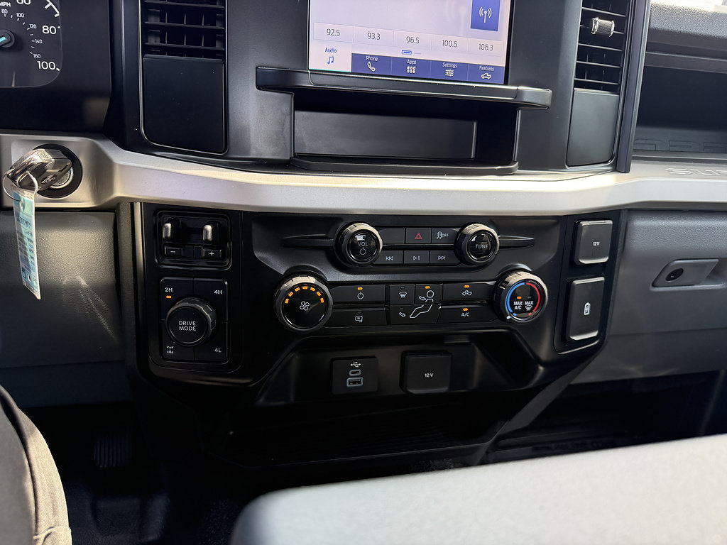 Certified 2025 Ford F250 XL w/ XL Off-Road Package AWD/4WD image 15