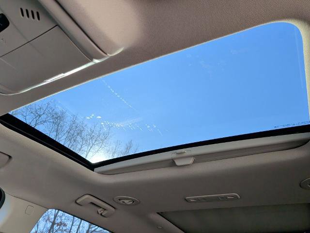 Used 2021 GMC Acadia Denali w/ Denali Ultimate Package image 27