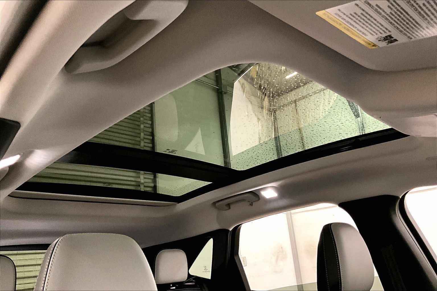 Certified 2025 Ford Escape SE w/ PHEV Premium Package image 21