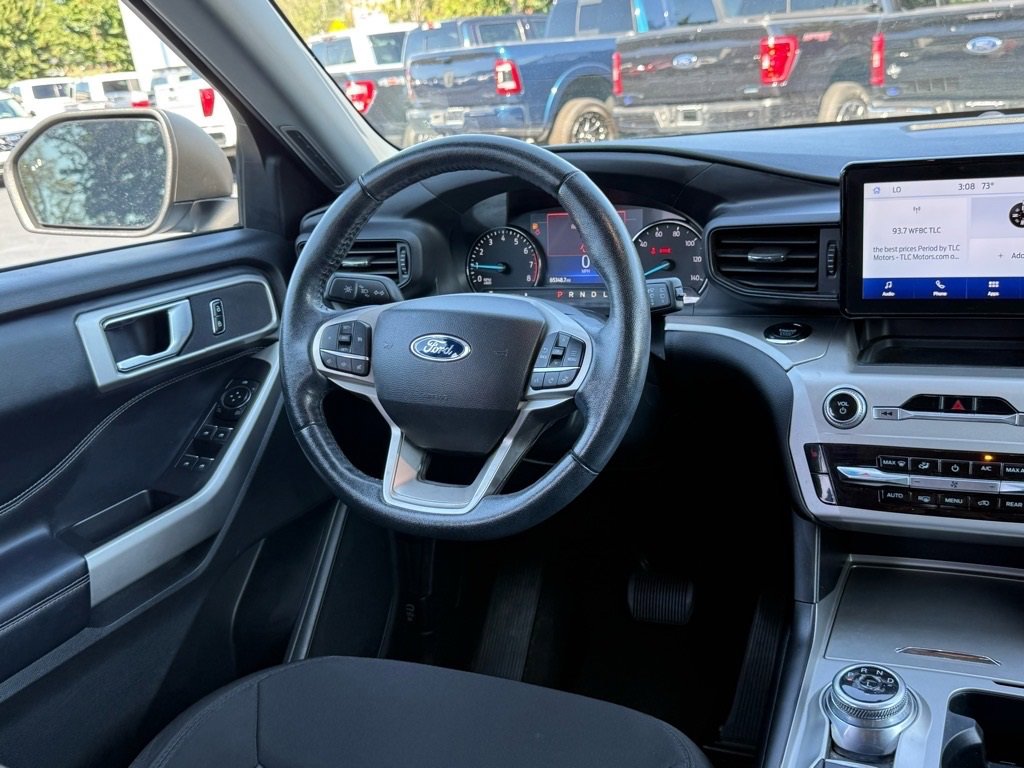 Certified 2022 Ford Explorer XLT w/ Class IV Trailer Tow Package image 11