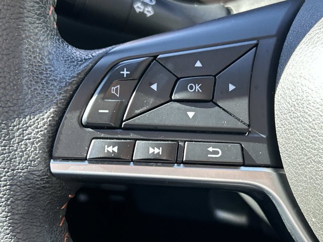 Used 2022 Nissan Kicks SR FWD image 33