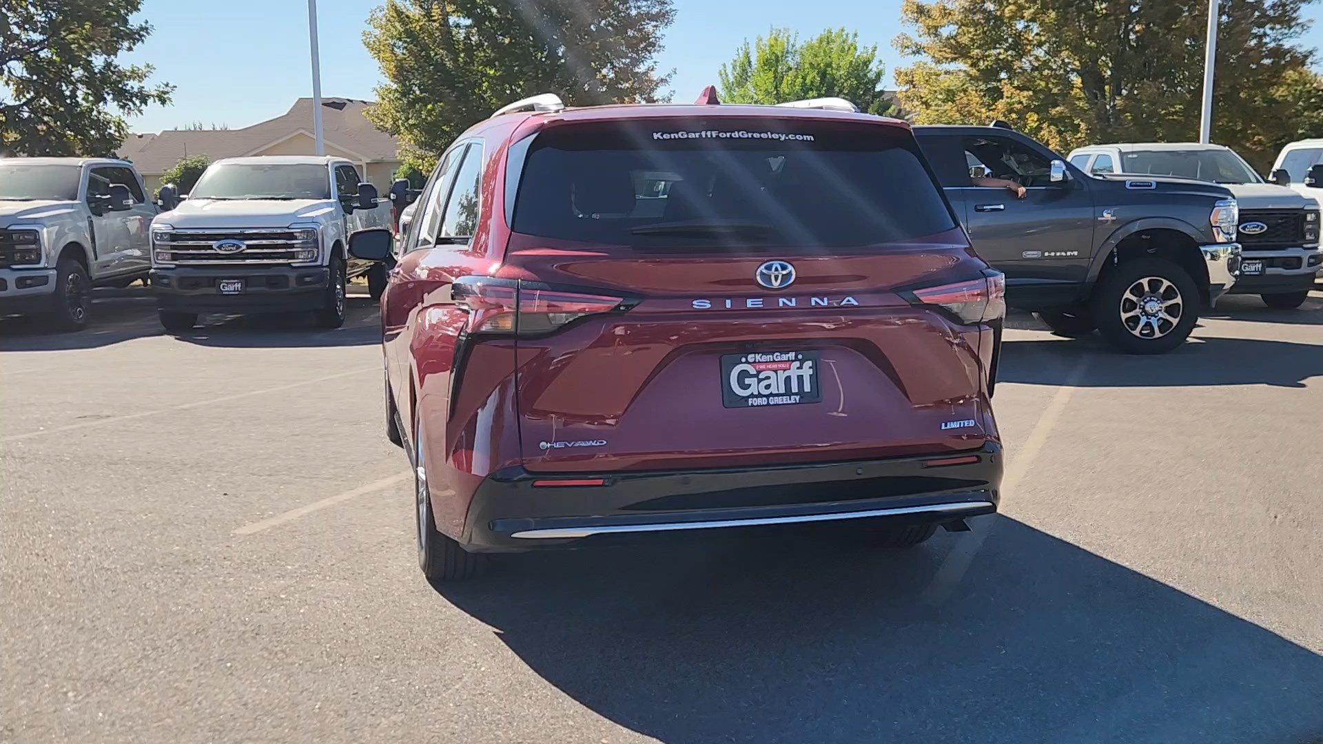 Used 2025 Toyota Sienna Limited AWD/4WD image 18